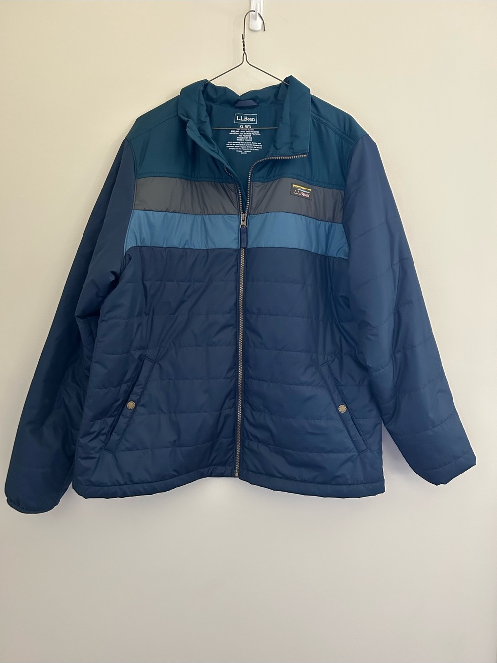 L.L.Bean Men's XL Regular Insulated Puffer Jacket Blue Color Block Full Zip